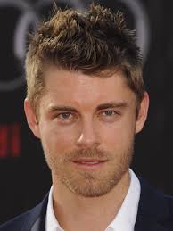 How tall is Luke Mitchell?